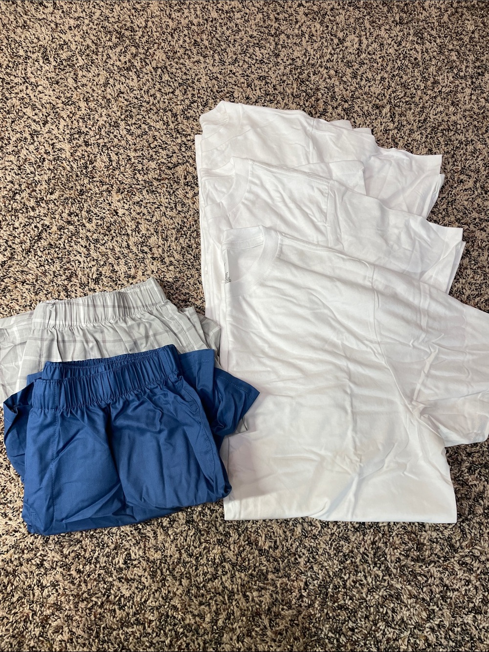 Men’s 5 Piece Basics Bundle Boxers And White Crew Neck Tees Size M-L | NWOT
